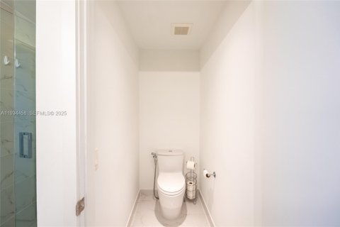 Condominio en venta en North Miami Beach, Florida, 2 dormitorios, 104.33 m2 № 1992904 - foto 15