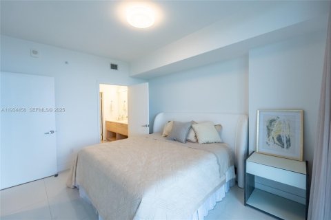 Condominio en venta en North Miami Beach, Florida, 2 dormitorios, 104.33 m2 № 1992904 - foto 11