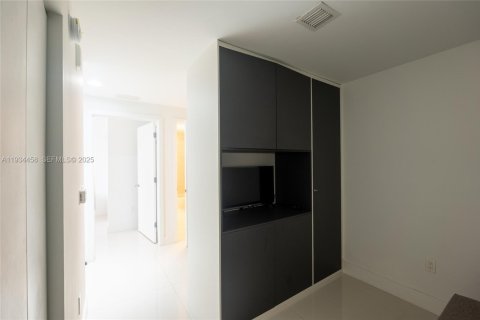 Condominio en venta en North Miami Beach, Florida, 2 dormitorios, 104.33 m2 № 1992904 - foto 23