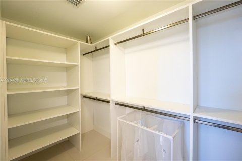 Condominio en venta en North Miami Beach, Florida, 2 dormitorios, 104.33 m2 № 1992904 - foto 16