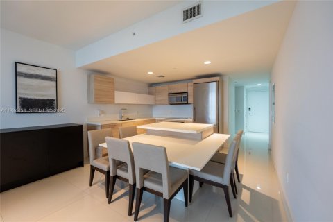 Condominio en venta en North Miami Beach, Florida, 2 dormitorios, 104.33 m2 № 1992904 - foto 3