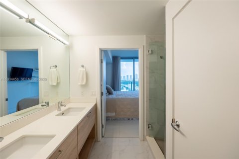 Condominio en venta en North Miami Beach, Florida, 2 dormitorios, 104.33 m2 № 1992904 - foto 14