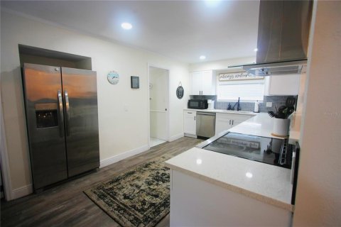 Casa en alquiler en Tampa, Florida, 3 dormitorios, 104.79 m2 № 1849557 - foto 5