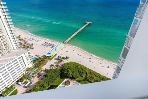 Condo in Sunny Isles Beach, Florida, 2 bedrooms  № 1961516 - photo 27