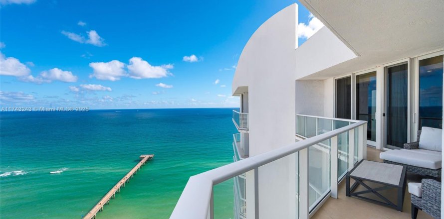 Condo in Sunny Isles Beach, Florida, 2 bedrooms  № 1961516