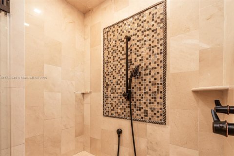 Condo in Sunny Isles Beach, Florida, 2 bedrooms  № 1961516 - photo 24