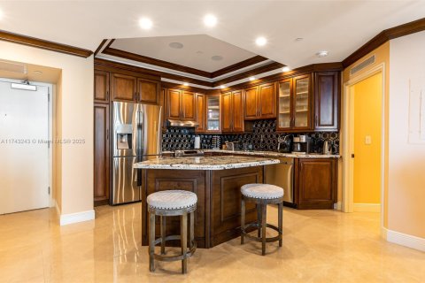 Condo in Sunny Isles Beach, Florida, 2 bedrooms  № 1961516 - photo 11