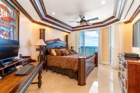 Condo in Sunny Isles Beach, Florida, 2 bedrooms  № 1961516 - photo 14