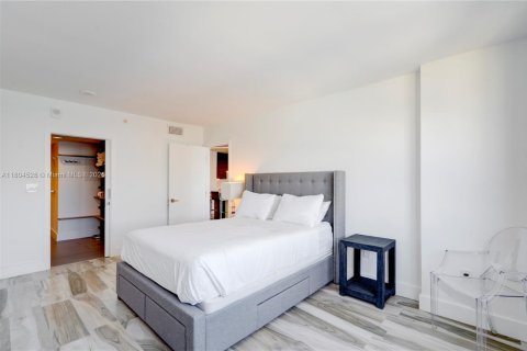 Condo in Miami Beach, Florida, 2 bedrooms  № 1742308 - photo 10