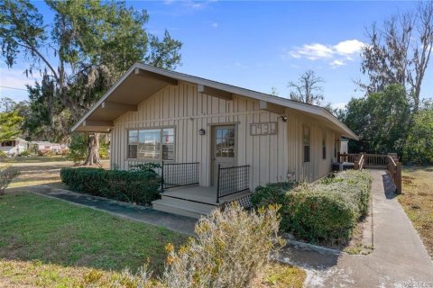 Propiedad comercial en Inverness, Florida 112.88 m2 № 2105924