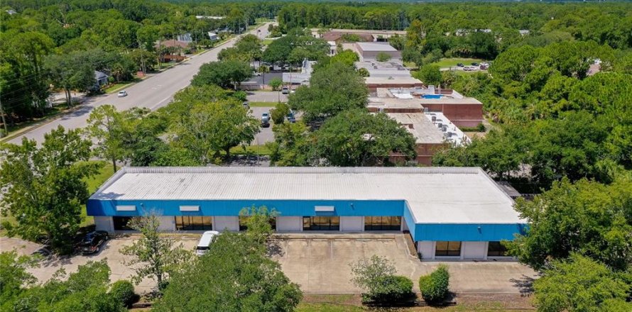 Propiedad comercial en Daytona Beach, Florida 696.02 m2 № 1869444