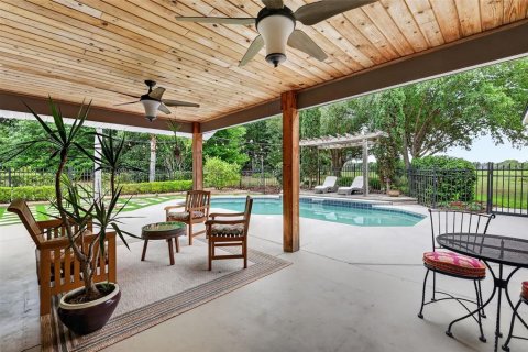 House in Eustis, Florida 3 bedrooms, 349.87 sq.m. № 2212955 - photo 3