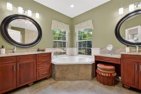 House in Eustis, Florida 3 bedrooms, 349.87 sq.m. № 2212955 - photo 23