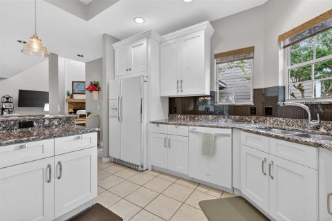 House in Eustis, Florida 3 bedrooms, 349.87 sq.m. № 2212955 - photo 17