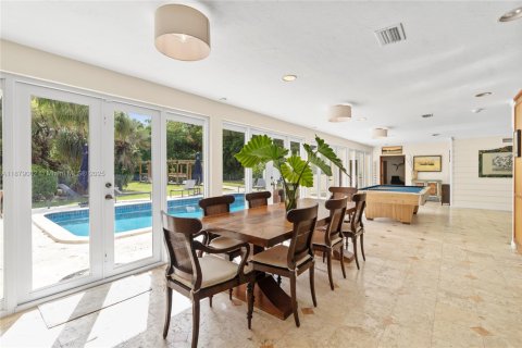 Villa ou maison à vendre à Pinecrest, Floride: 4 chambres, 287.63 m2 № 1921292 - photo 24