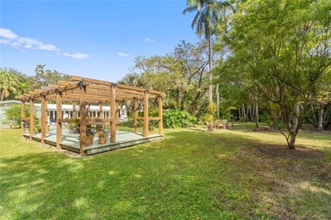 Villa ou maison à vendre à Pinecrest, Floride: 4 chambres, 287.63 m2 № 1921292 - photo 12