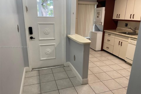 Copropriété à louer à Plantation, Floride: 2 chambres, 98.94 m2 № 1967020 - photo 3