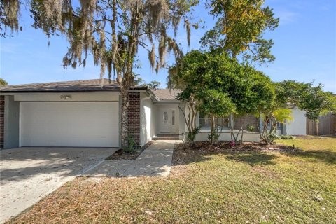 House in Altamonte Springs, Florida 3 bedrooms, 146.23 sq.m. № 2120052