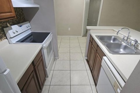 Condominio en venta en Kissimmee, Florida, 2 dormitorios, 84.54 m2 № 2091742 - foto 8