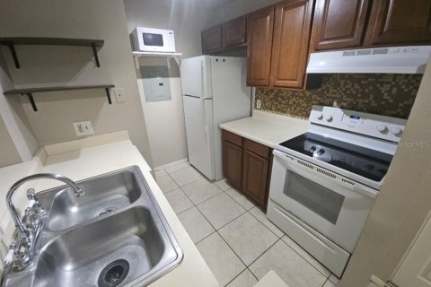 Condominio en venta en Kissimmee, Florida, 2 dormitorios, 84.54 m2 № 2091742 - foto 7