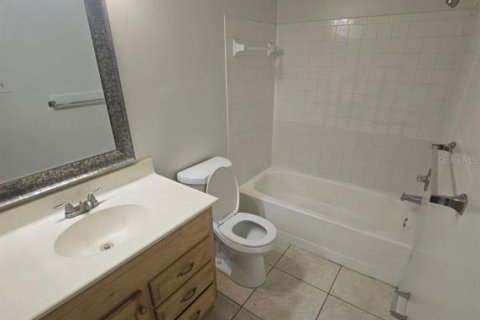 Condominio en venta en Kissimmee, Florida, 2 dormitorios, 84.54 m2 № 2091742 - foto 11