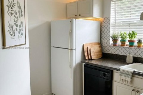 Condominio en venta en Pembroke Pines, Florida, 2 dormitorios № 2084997 - foto 3