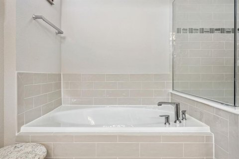 Купить виллу или дом в Уинтер-Гарден, Флорида 9 комнат, 210.89м2, № 2150481 - фото 12