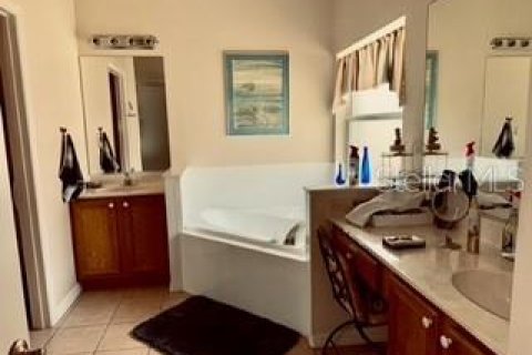 House in Leesburg, Florida 2 bedrooms, 179.77 sq.m. № 1658002 - photo 12