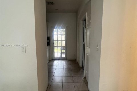 House in Sunrise, Florida 3 bedrooms, 155.89 sq.m. № 1820085 - photo 10