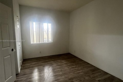 House in Sunrise, Florida 3 bedrooms, 155.89 sq.m. № 1820085 - photo 8