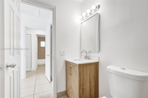 Снять в аренду виллу или дом в Халландейл-Бич, Флорида 3 спальни, 125.42м2, № 1991565 - фото 29