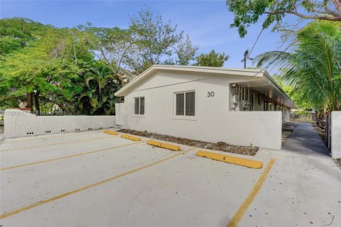 Снять в аренду виллу или дом в Халландейл-Бич, Флорида 3 спальни, 125.42м2, № 1991565 - фото 15