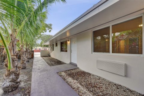 Снять в аренду виллу или дом в Халландейл-Бич, Флорида 3 спальни, 125.42м2, № 1991565 - фото 8