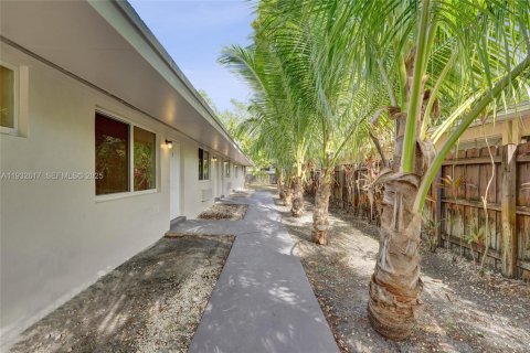 Снять в аренду виллу или дом в Халландейл-Бич, Флорида 3 спальни, 125.42м2, № 1991565 - фото 6