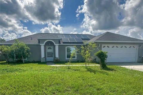 House in Deltona, Florida 3 bedrooms, 120.77 sq.m. № 1829813 - photo 1