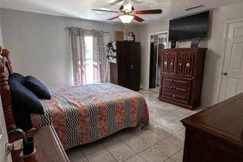 House in Deltona, Florida 3 bedrooms, 120.77 sq.m. № 1829813 - photo 12