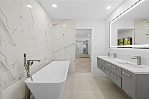 Villa ou maison à vendre à Lighthouse Point, Floride: 4 chambres, 211.26 m2 № 2250690 - photo 21