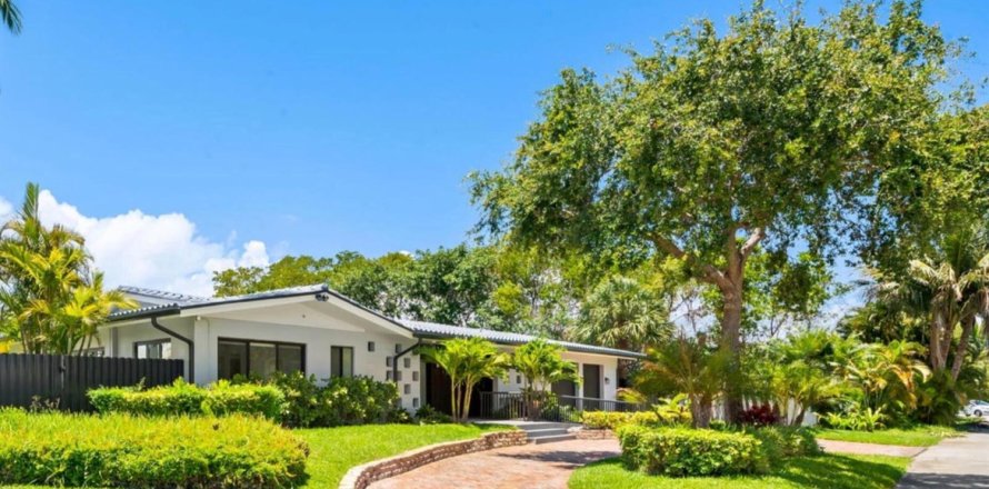 Villa ou maison à Lighthouse Point, Floride 4 chambres, 211.26 m2 № 2250690