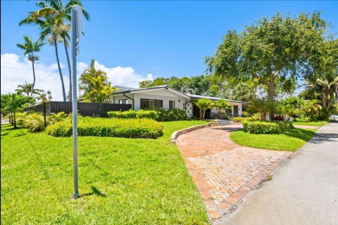 Villa ou maison à vendre à Lighthouse Point, Floride: 4 chambres, 211.26 m2 № 2250690 - photo 4