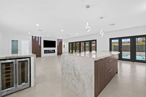 Villa ou maison à vendre à Lighthouse Point, Floride: 4 chambres, 211.26 m2 № 2250690 - photo 12