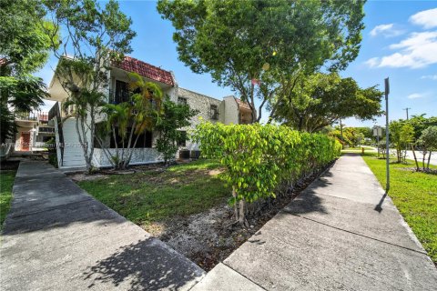 Condo in Palmetto Bay, Florida, 1 bedroom  № 1888027 - photo 18