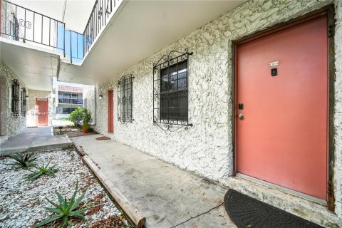 Condo in Palmetto Bay, Florida, 1 bedroom  № 1888027 - photo 13