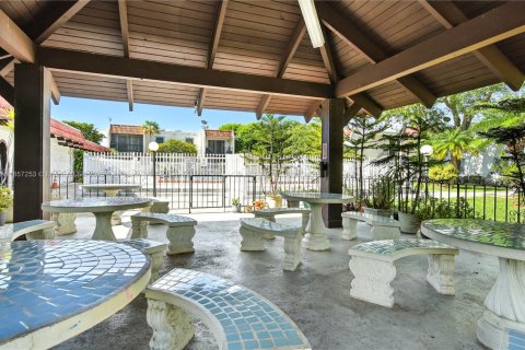 Condo in Palmetto Bay, Florida, 1 bedroom  № 1888027 - photo 14
