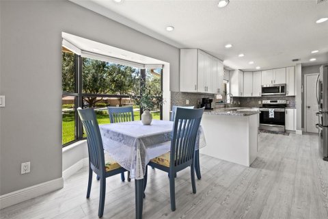 Townhouse in Tampa, Florida 3 bedrooms, 155.15 sq.m. № 1827820 - photo 23