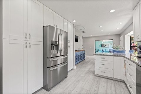 Townhouse in Tampa, Florida 3 bedrooms, 155.15 sq.m. № 1827820 - photo 3