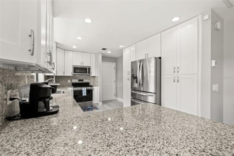 Townhouse in Tampa, Florida 3 bedrooms, 155.15 sq.m. № 1827820 - photo 24
