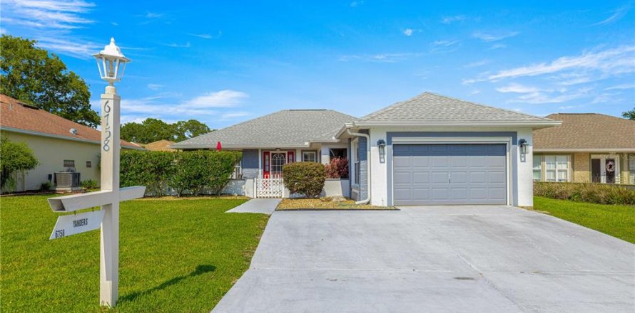 House in Ocala, Florida 2 bedrooms, 144 sq.m. № 1675538