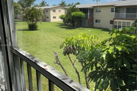 Condo in Margate, Florida, 1 bedroom  № 1924614 - photo 24