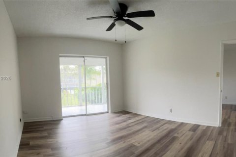 Condo in Margate, Florida, 1 bedroom  № 1924614 - photo 18