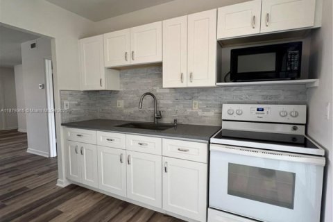 Condo in Margate, Florida, 1 bedroom  № 1924614 - photo 10